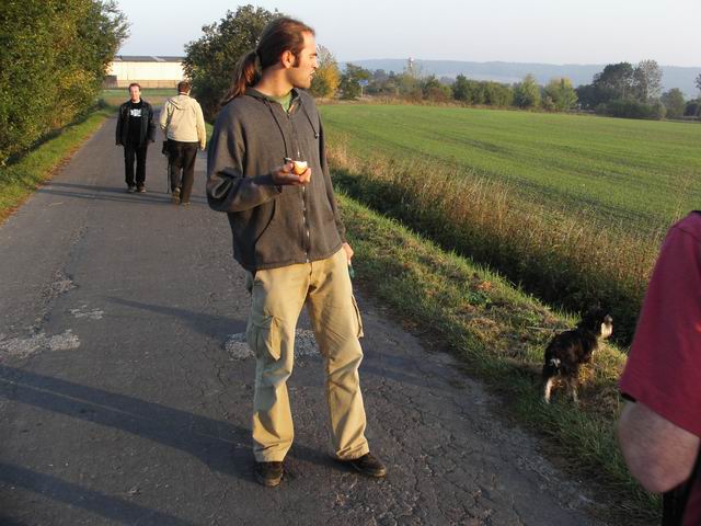 Kubi vyčkává na skupinu páníčků