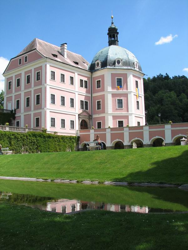 Ivoš v zahradě