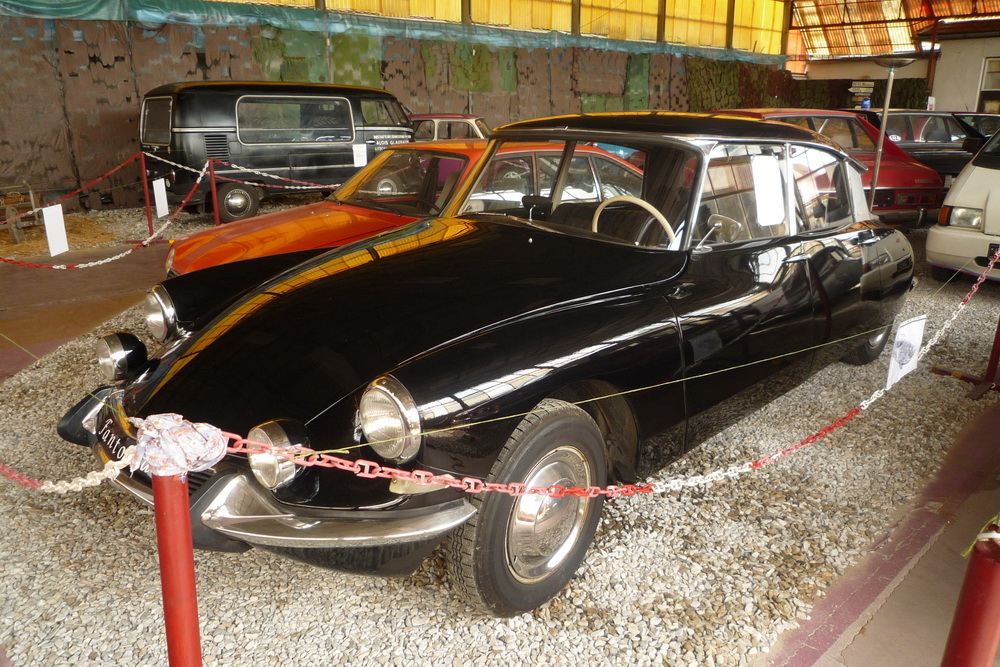 Fantomas jede