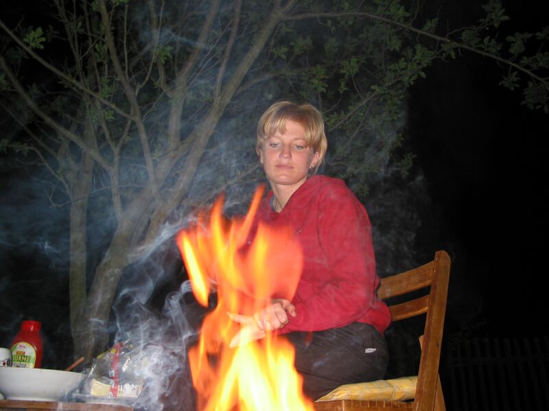 Hořící holčička