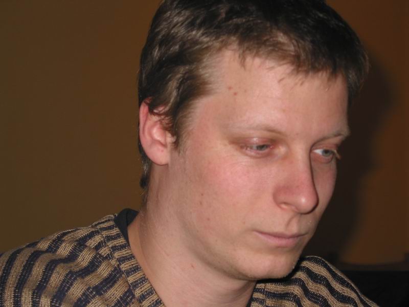 André zamyšlen