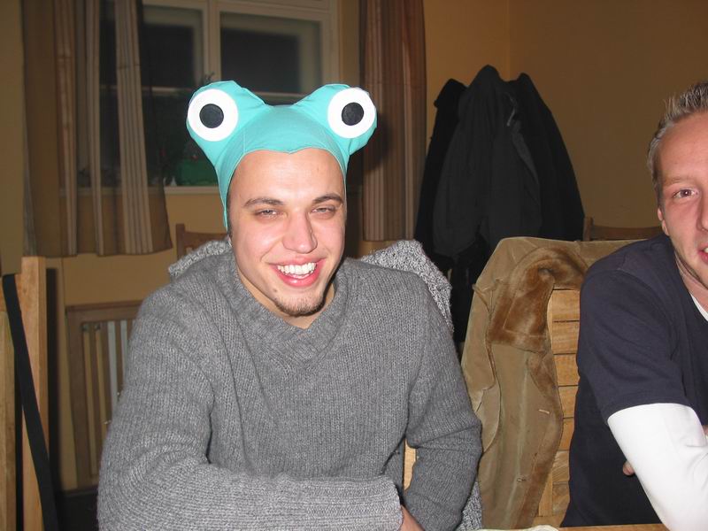 márty zase v čepičce