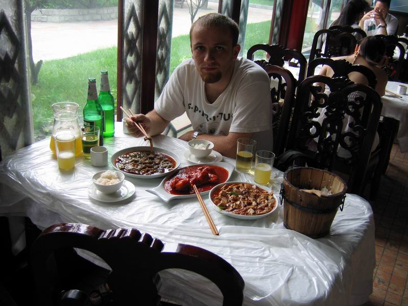 Chengdu - výborná vegetariánská restaurace v klášteře Wenshu